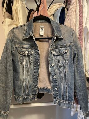 GAP stretch jean jacket Small